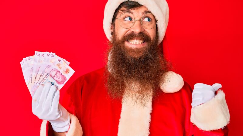 Sé tu propio Santa y date un aguinaldo extra: ¿Cómo ahorrar de 3 mil a 8 mil pesos de aquí a fin de año?