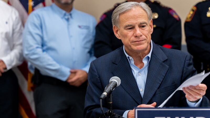 Abbott firma paquete que reducirá $18 mmdd en impuestos para propietarios de Texas