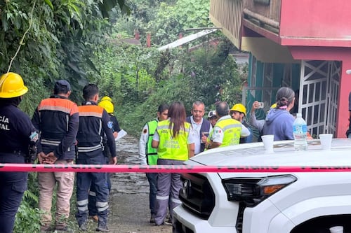 Lluvias en Puebla arrastran patrulla en la que se resguardaban 3 mujeres; recuperan sus cuerpos