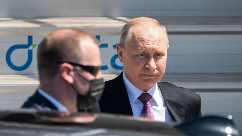 Putin tiene ‘regalo de Año Nuevo’ para el mundo: una invasión a Ucrania, advierte EU