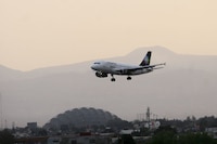 México anuncia 20 nuevas rutas aéreas previo al Mundial 2026: ‘Tenemos que ser el 5to país más visitado’