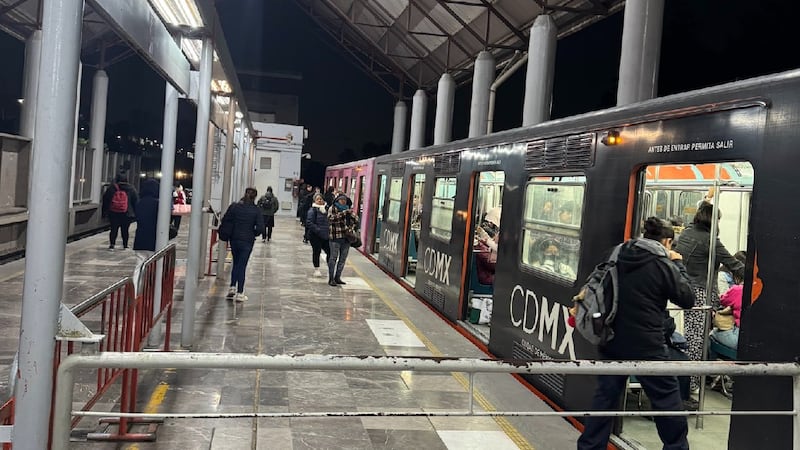 Servicio ‘lento’ en Metro de CDMX: Reportan demoras en Líneas 1, 3 y B HOY viernes 27 de febrero