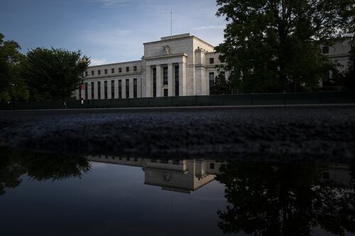Fed ‘cumple’ y baja tasas por segunda vez consecutiva; así queda el rango