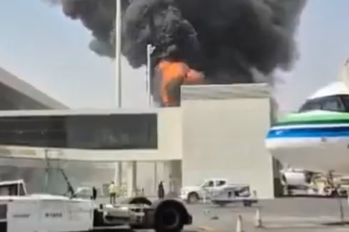 Ataque al aeropuerto de Riad deja 12 muertos y 309 heridos; Trump evalúa intervenir en conflicto con Yemen
