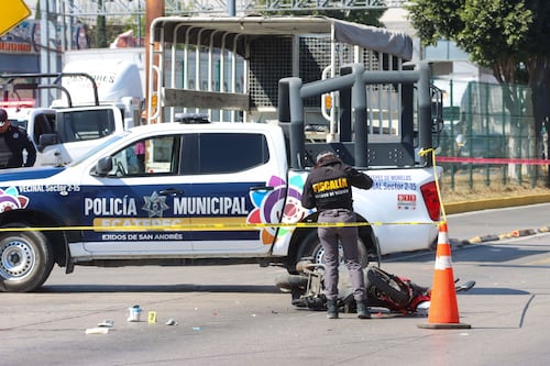 Camión de la Guardia Nacional invade carril del Mexibús y provoca muerte de motociclista en Ecatepec