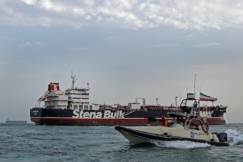 Irán cierra el Estrecho de Ormuz por ataque de Israel a Líbano... y Trump revira: ‘No está en el acuerdo’