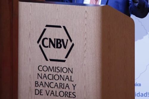 Operación de CNBV, en riesgo ante salida de funcionarios: expertos