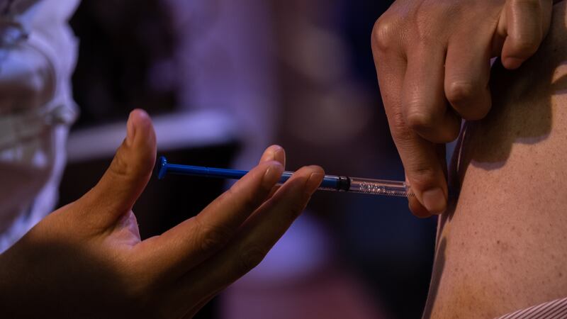 Para la tercera semana de mayo se completarán segundas dosis de vacuna COVID a adultos mayores: Salud