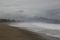 ‘Isaías’ evoluciona a huracán categoría 2 en el Golfo de México: Trayectoria y estados afectados