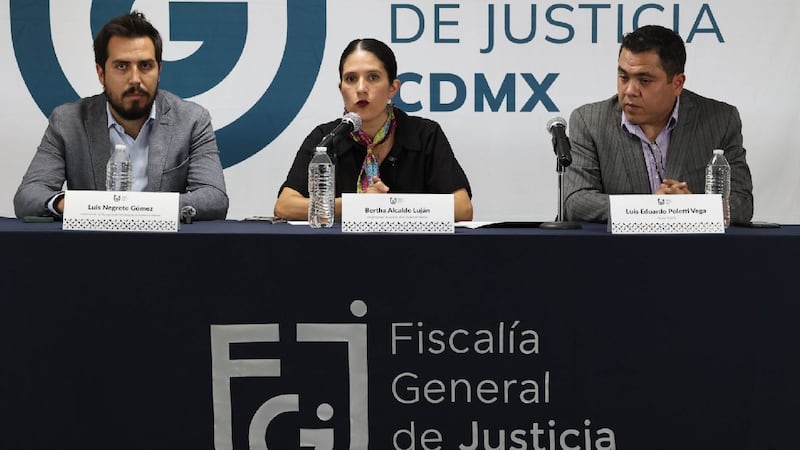 ¿Quién es el fiscal de desaparecidos en CDMX, que ganó 1 mdp por venta de libros jurídicos?