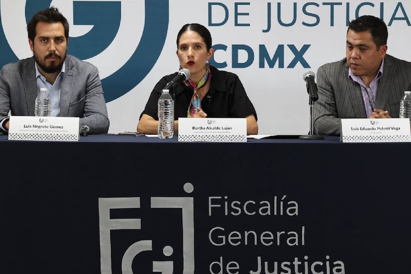 ¿Quién es el fiscal de desaparecidos en CDMX, que ganó 1 mdp por venta de libros jurídicos?