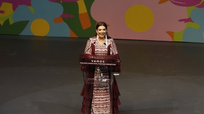 Clara Brugada recibió 60% de aprobación en la más reciente encuesta de EF.