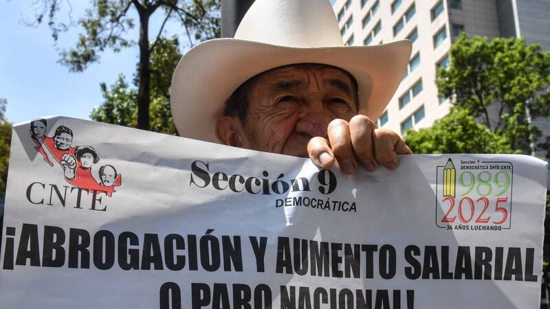 La extorsión de la CNTE