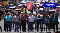 Marcha de la CNTE en CDMX: Maestros intentan romper cerco para entrar al Zócalo; hay 1 herido