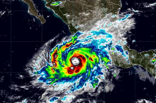 EN VIVO: Huracán ‘Simón’ se fortalece a categoría 3: ¿Dónde y cuándo tocará tierra en México?