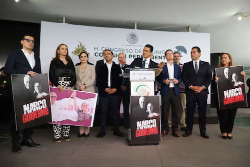 La oposición en son de guerra, ¿pirotecnia mediática?
