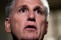 Republicanos ‘cortan la cabeza’ a Kevin McCarthy: Es destituido como líder de Cámara de Representantes