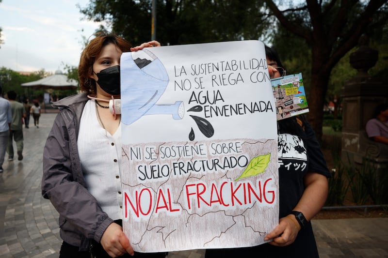 Comunidades ‘reclaman’ a Sheinbaum por impulsar el ‘fracking sustentable’: ‘En ninguna parte existe’