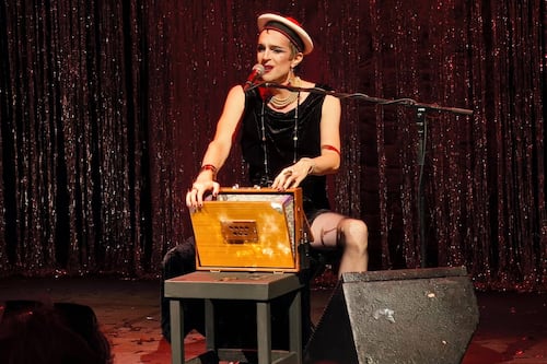 Vaslav, el marinero que quiso ser sirena, hace brillar al Cervantino 2026: ‘Que se les abra el corazón’