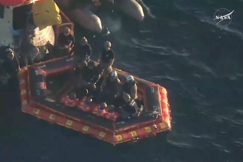 El regreso de la misión Artemis II a la Tierra EN VIVO: Sigue el minuto a minuto del amerizaje