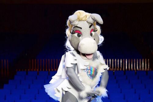 ¿Quién es la Burrita Burrona, drag queen que se hizo viral por frases como ‘Con mi vicio no’?