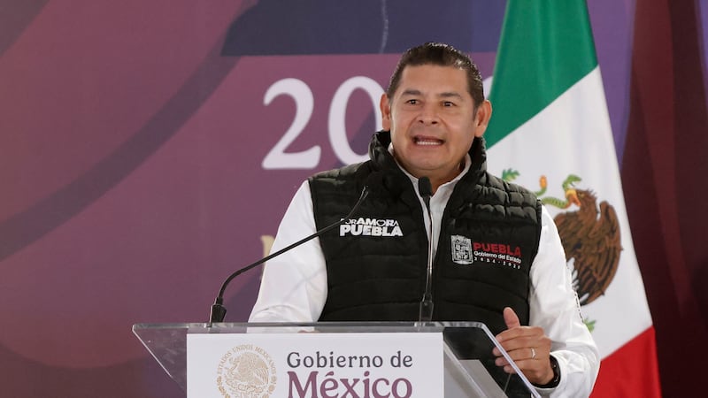 ‘Para eso es’: Alejandro Armenta, gobernador de Puebla, admite que usa helicóptero oficial