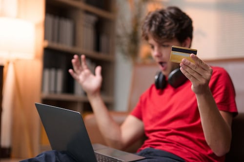 Jóvenes, dinero y una ansiedad persistente