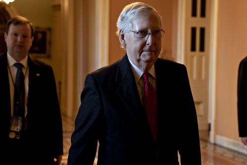 Republicanos 'ceden' a la presión de demócratas y cambian propuesta de reglas del 'impeachment'