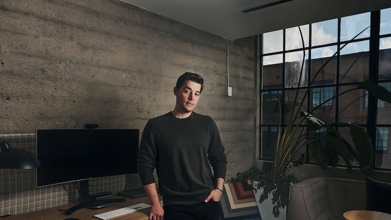 PERFIL: Él es Brad Lightcap, el ‘arma secreta’ de Sam Altman que ha llevó a OpenAI a un nuevo nivel