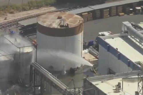 Emergencia en California: Evacuan a 40 mil personas por fuga tóxica y riesgo de explosión en planta química
