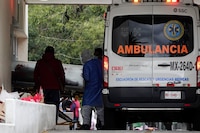 Hombre con COVID-19 roba auto y escapa de hospital en Valle de Bravo