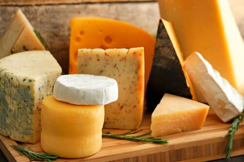 ¿Se cancelan las quesadillas? Esto le pasa a tu cuerpo si comes demasiado queso