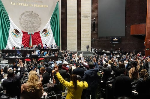 Más Constitución, menos propaganda: una lectura incómoda pero necesaria