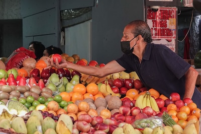 La Frutería Pepe se cambia de local luego de que la dueña de su actual locación le pidió el inmueble. (Foto: Cuartoscuro)