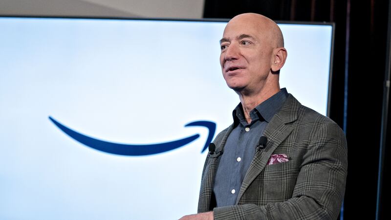 ¡Que empiece la venta! Jeff Bezos vende 2,500 mdd en acciones de Amazon y va por más