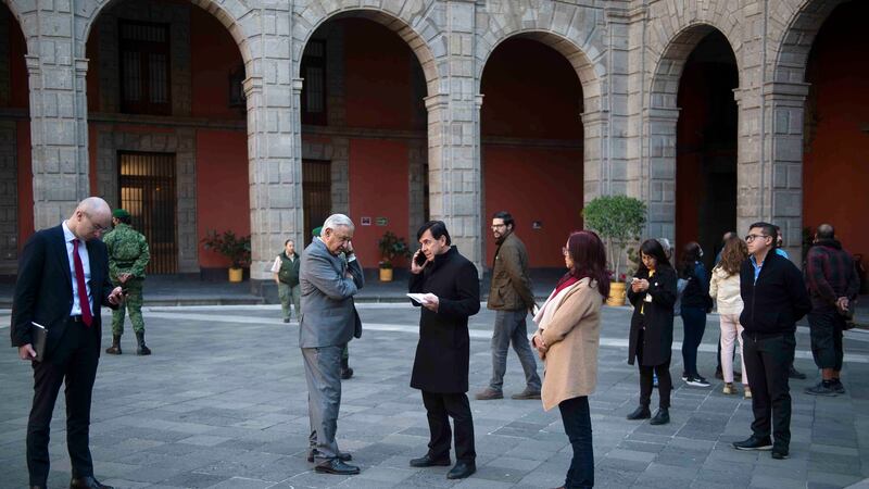 AMLO salió primero del Salón Tesorería tras sismo por protocolo especial, explica Protección Civil