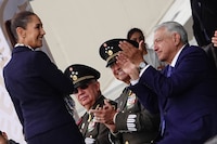 Esta es la ‘promesa’ que Sheinbaum ‘hizo’ a sus próximos titulares de Sedena y Marina