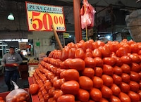 Inflación en México se ‘mancha’ con las salsas: Precios de jitomate y chiles aumentan 200%