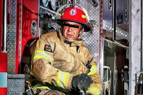 Bombero ayuda a detener a un ladrón... y termina en la cárcel acusado de homicidio