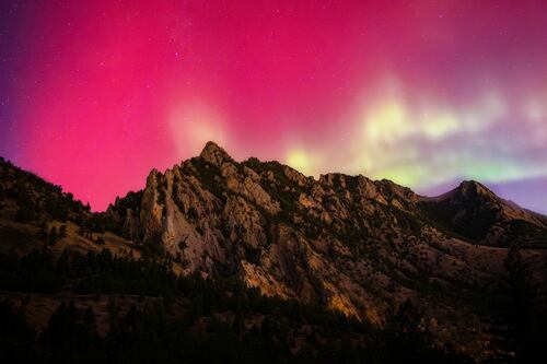 Auroras boreales ‘pintan’ el cielo de colores este miércoles: ¿Desde dónde se ven? (FOTOS)