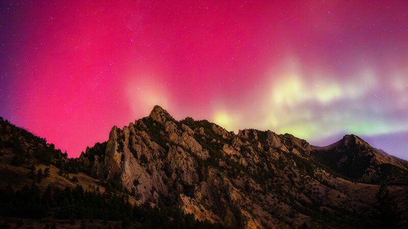 Auroras boreales ‘pintan’ el cielo de colores este miércoles: ¿Desde dónde se ven? (FOTOS)