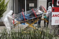 Muertes por COVID en el mundo son más del doble de lo reportado por gobiernos: OMS