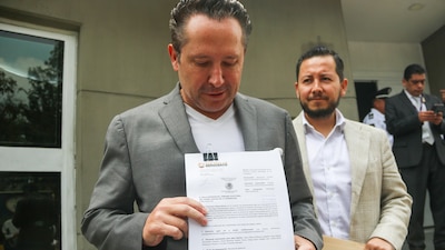 Edgar Garza y Rene Quiñonez, de la organización Que siga la Democracia, presentaron una impugnación ante el tribunal superior de justicia, por no darles el registro de partido politico por unas supuestas investigaciones de la UIF a algunos de sus integrantes. (FOTO: VICTORIA VALTIERRA/CUARTOSCURO)