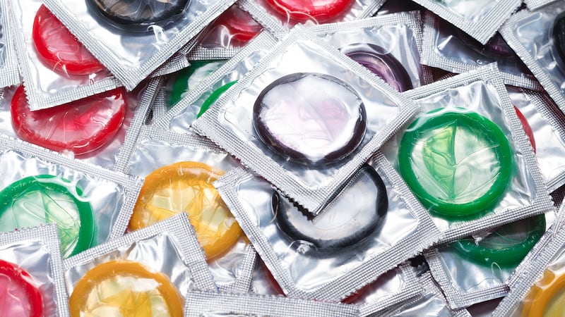 ¿Guerra en Irán cancela ‘el delicioso’? El mayor fabricante de condones del mundo subirá sus precios