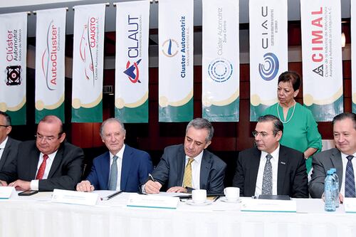 Clústeres automotrices del país crean bloque en Nuevo León