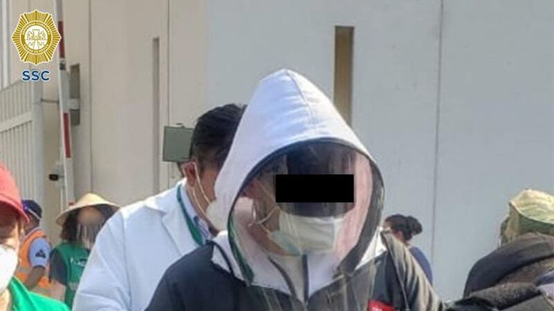 ¿Quiénes son los jóvenes que se disfrazaron de ancianos para vacunarse contra COVID-19?