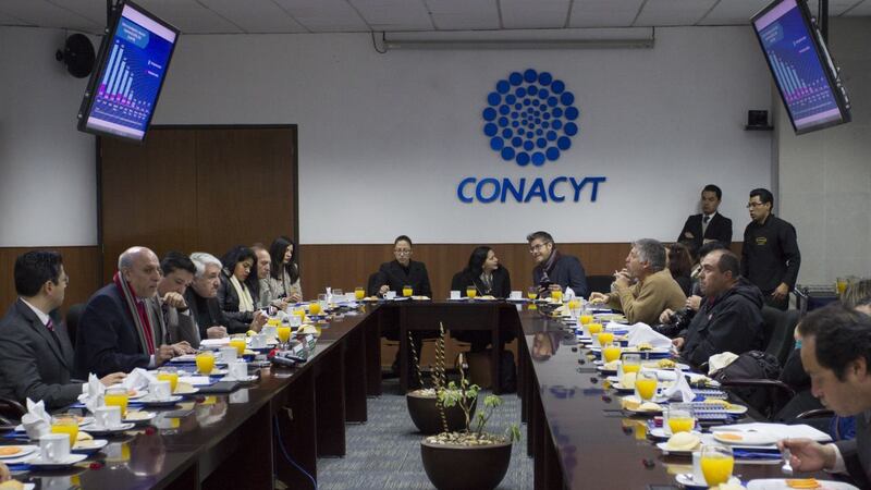 ¿Estudias un posgrado? El Conacyt abre convocatoria para tener beca de hasta 17 mil pesos