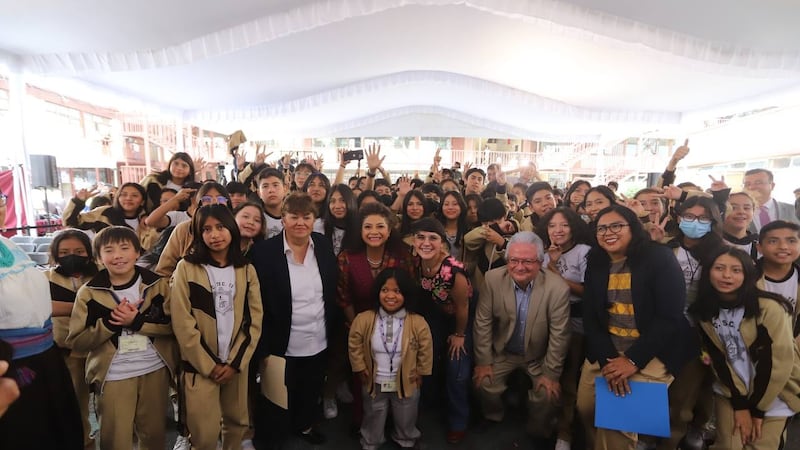 Clara Brugada arranca clases de Náhuatl en secundarias de la CDMX: ¿En qué escuelas iniciará?