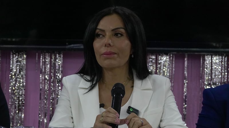 En plena ‘peinada’: Así votó la diputada Diana Sánchez Barrios en sesión del Congreso CDMX