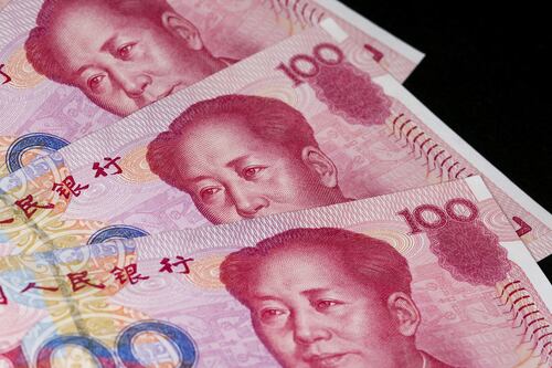 El efecto 'bumerán' de un dólar fuerte en la guerra comercial de Trump